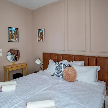 Center De Lux “ Zara “ Апартаменты *