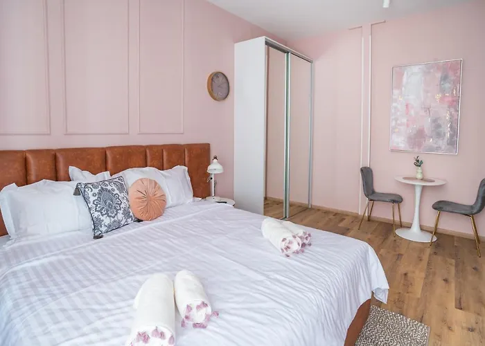 Center De Lux “ Zara “ * スプリト