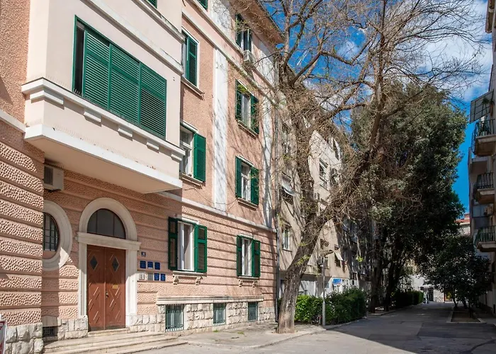 Center De Lux “ Zara “ ספליט