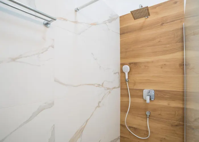 Center De Lux “ Zara “ Apartman *