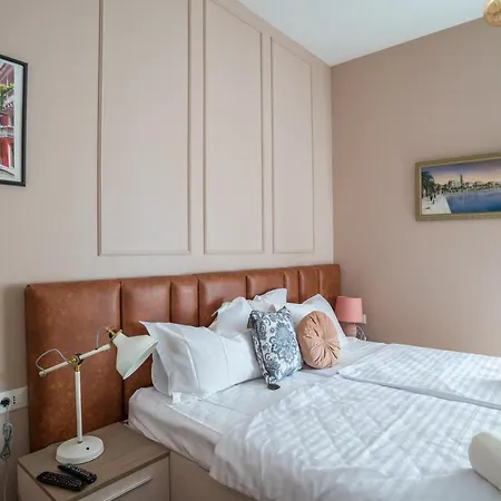 Center De Lux “ Zara “ Apartament *